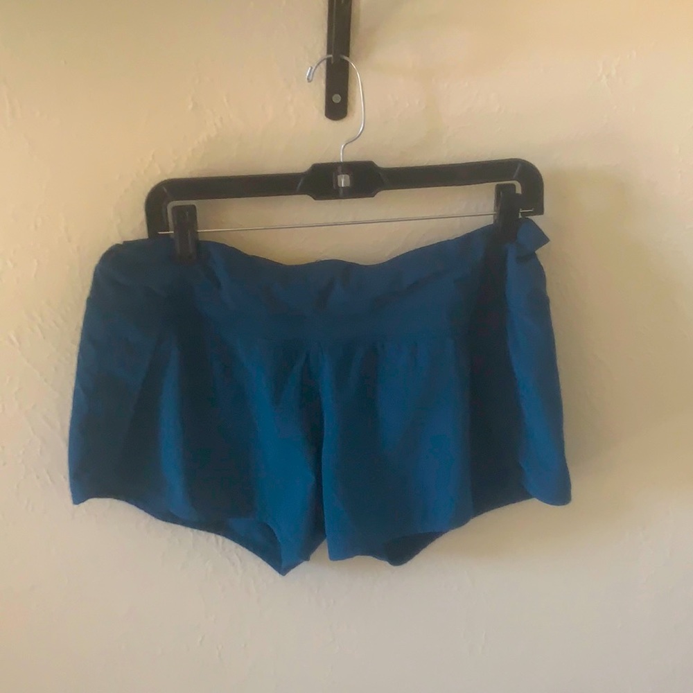 Lululemon speed shorts 2.5 inches, size 10